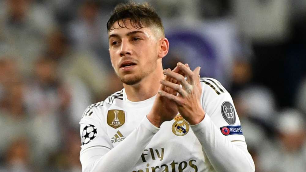 Federico Valverde nén đau thi đấu