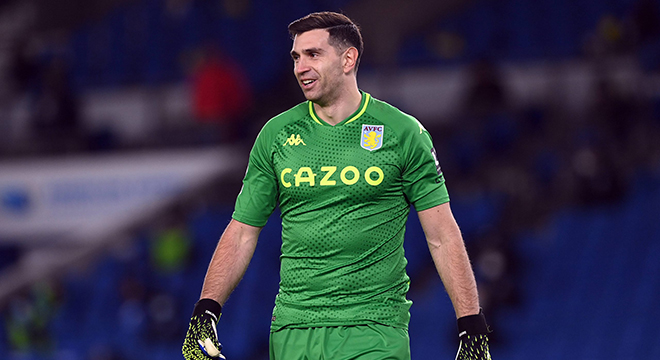 MU 'tấn công' Aston Villa vì Emiliano Martinez